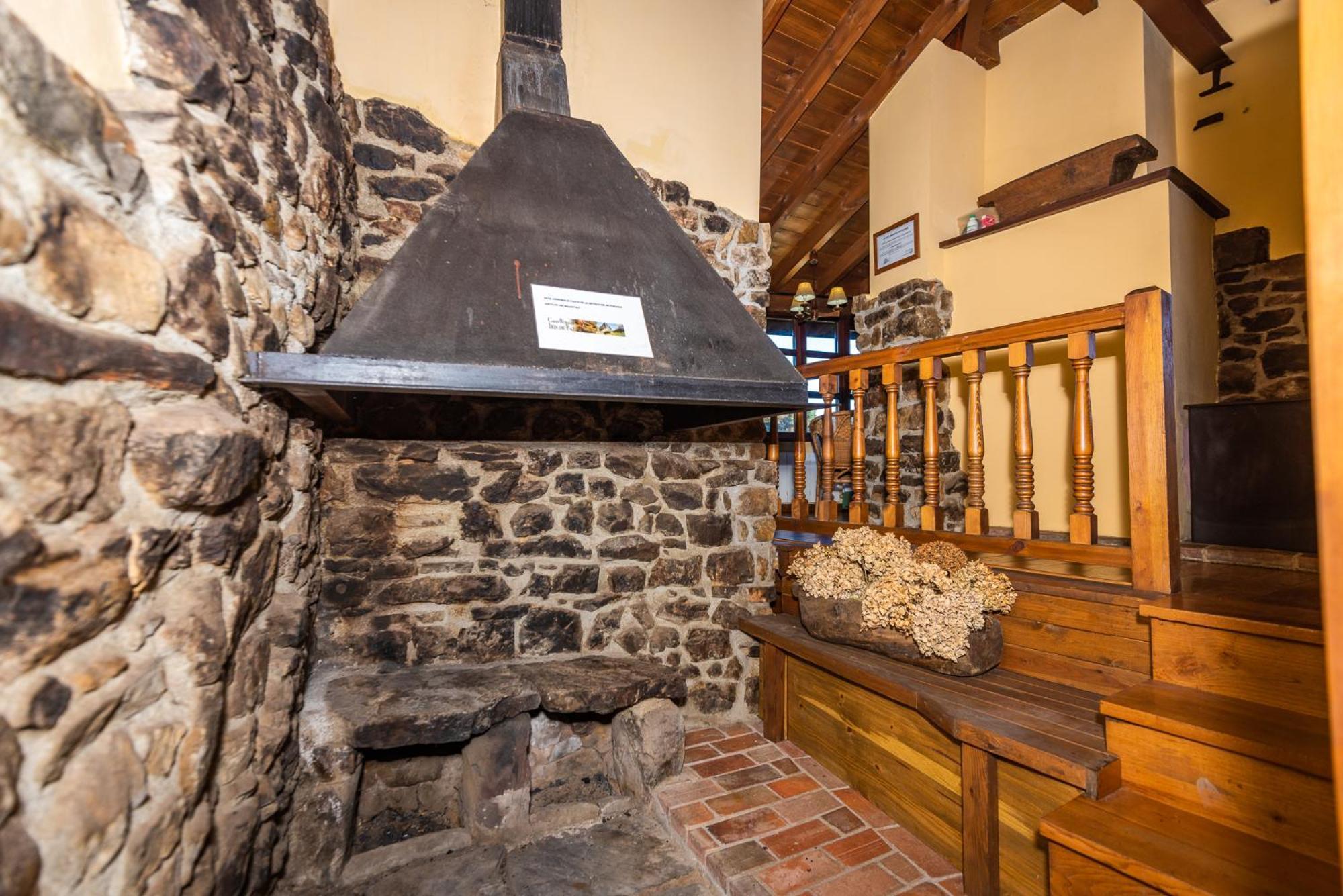Гостевой дом Casa De Ligueria Rozapanera Экстерьер фото